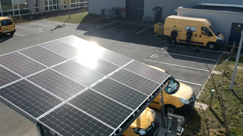 la poste économies solaires véhicules