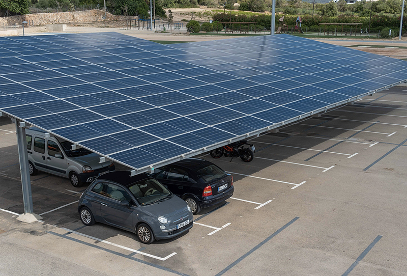 panneaux photovoltaïques parking